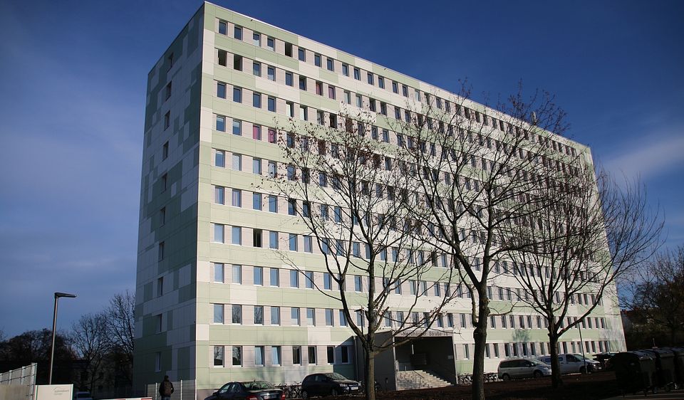 Strassenansicht ehemalige Zahnklinik Erfurt